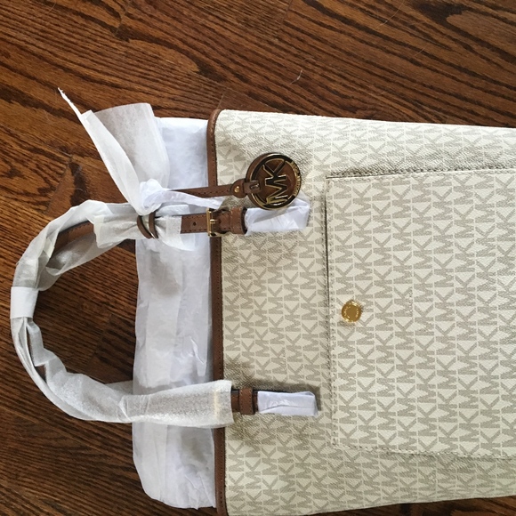 MICHAEL Michael Kors Handbags - MICHAEL KORS JET SET HANDBAG